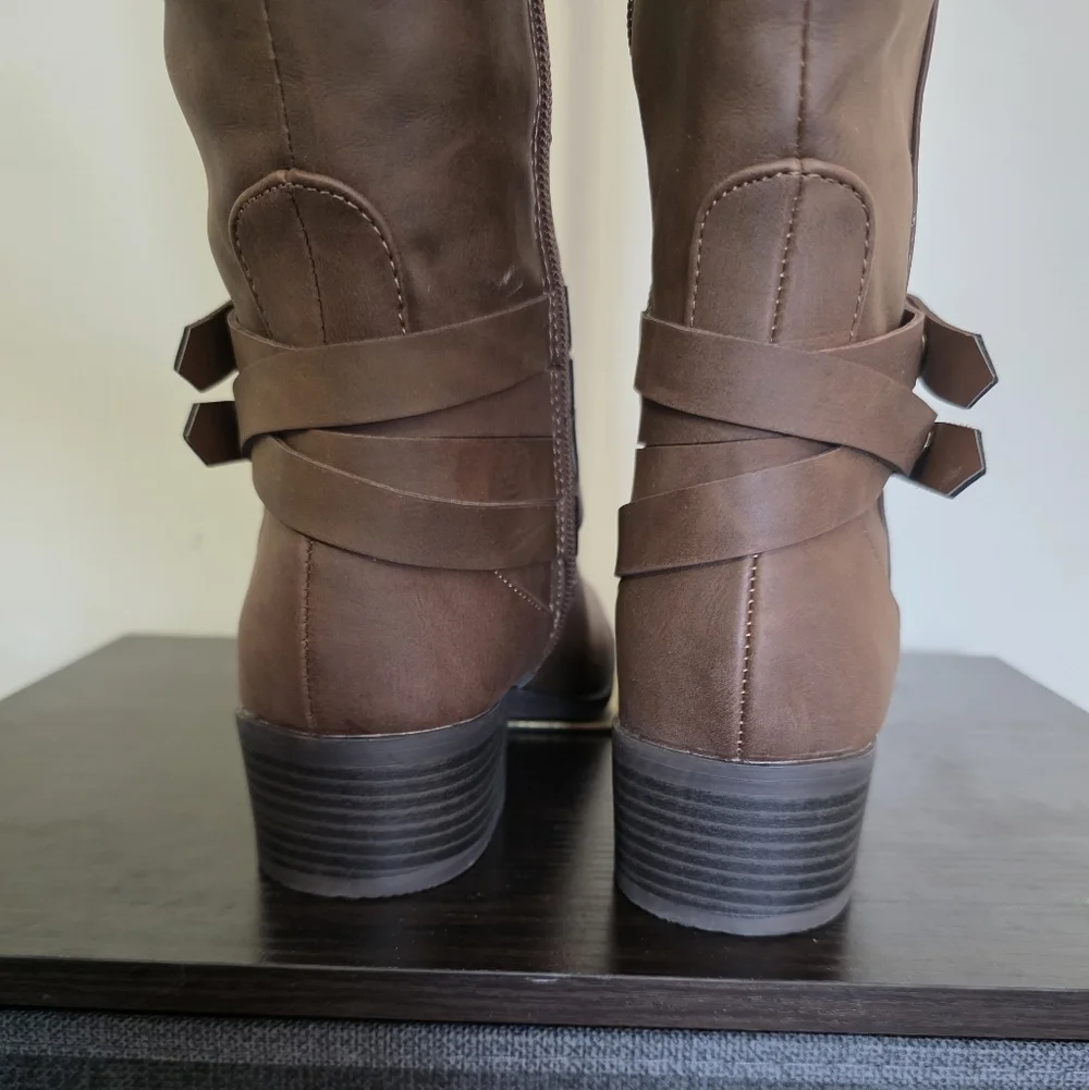 Brown Knee-High Women's Boots NEW With Tags